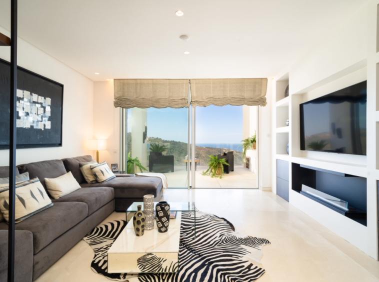 Vue Panoramique sur la Méditerranée : Luxueux Appartement à Palo Alto, Marbella