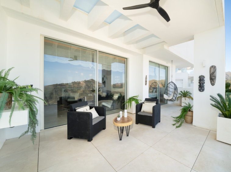 Vue Panoramique sur la Méditerranée : Luxueux Appartement à Palo Alto, Marbella