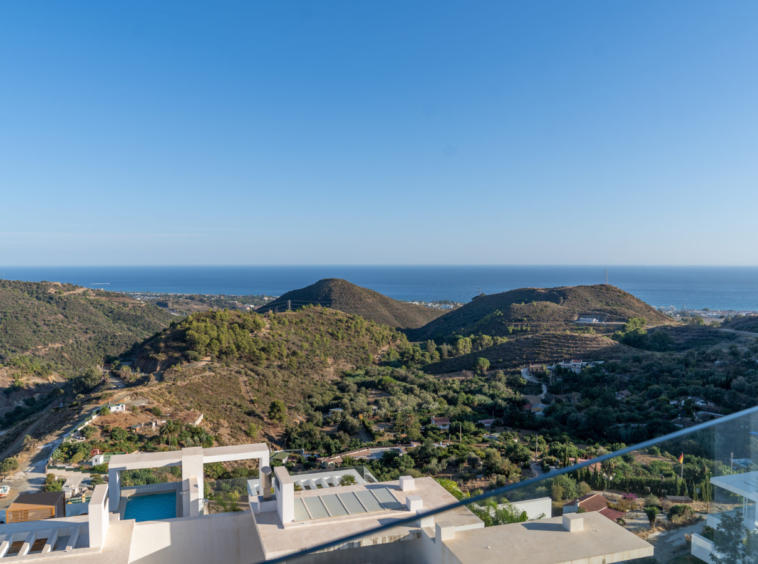 Vue Panoramique sur la Méditerranée : Luxueux Appartement à Palo Alto, Marbella