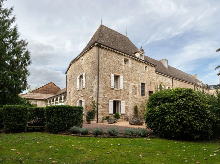 Château de Fleurville & SPA - Bourgogne, France