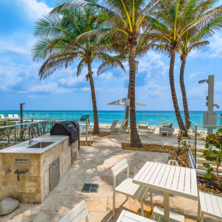 3550 S Ocean Boulevard, 5B South Palm Beach, Florida,