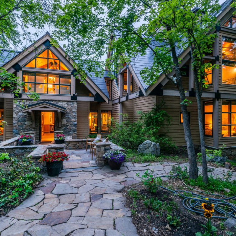 Découvrez le Joyau de l'Utah : Domaine Luxueux de Montagne, États-Unis