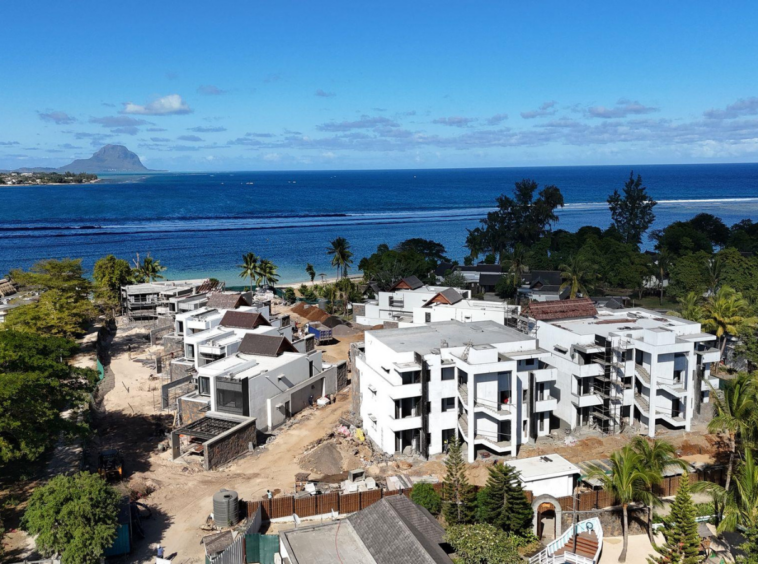 A vendre - Penthouse Pieds dans l'eau face au Morne, île Maurice