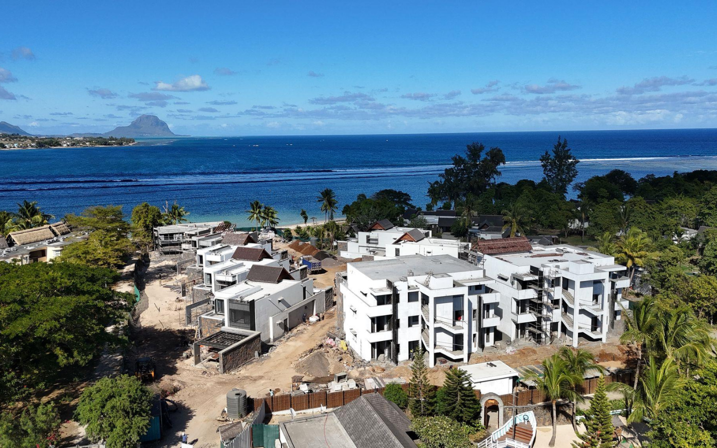 A vendre - Penthouse Pieds dans l'eau face au Morne, île Maurice