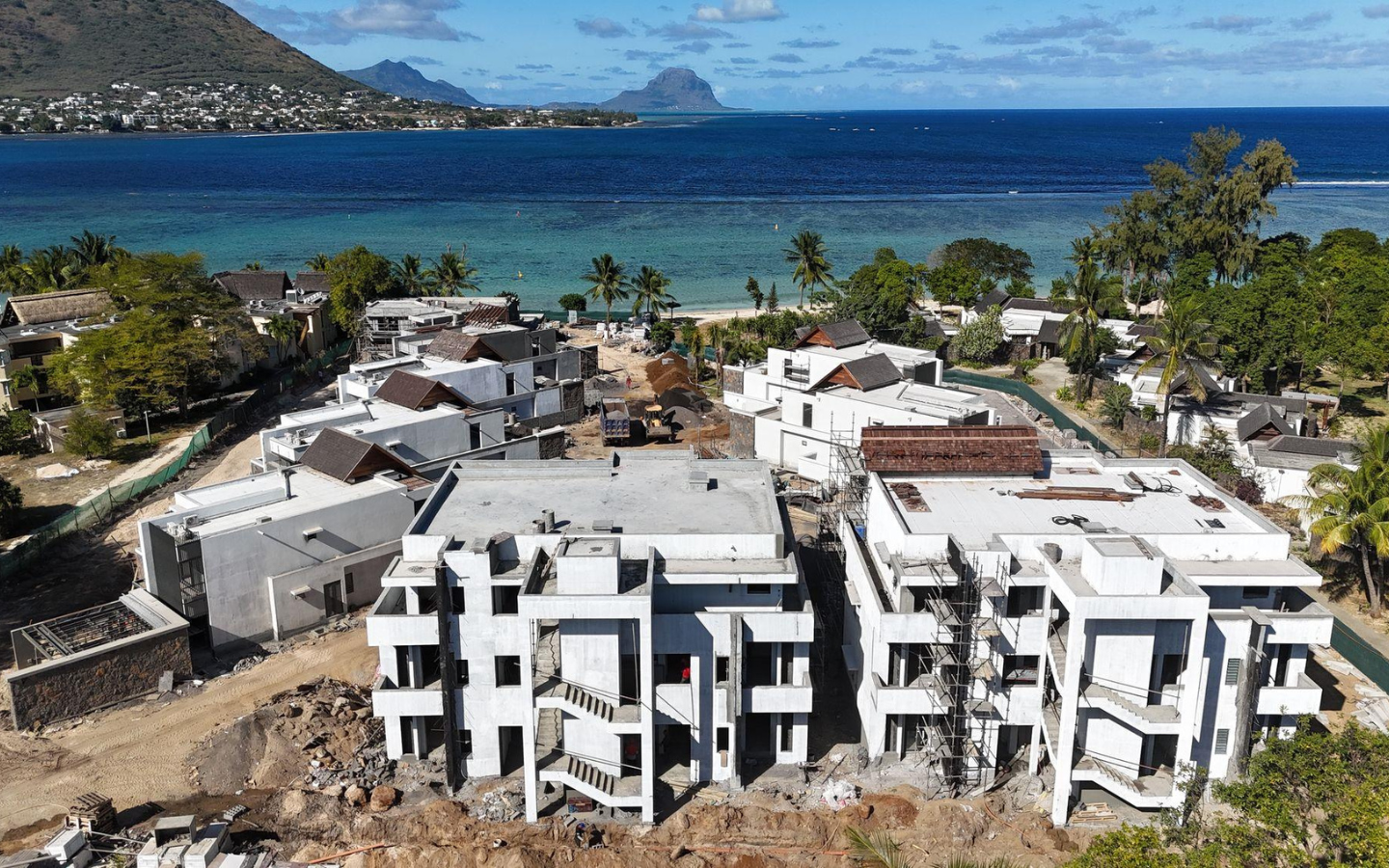 A vendre - Penthouse Pieds dans l'eau face au Morne, île Maurice