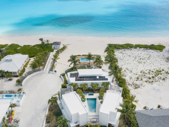 VILLA DE LUXE FACE À L’OCÉAN - VENTE AUX ENCHÈRES ! UNE RÉSIDENCE D’EXCEPTION AU CŒUR DES BAHAMAS ! Prix affiché : 2,5 M$