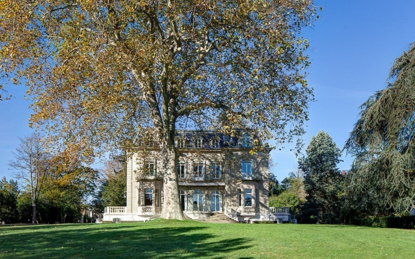 Villa Fleur d’Eau Joyau patrimonial au bord du Léman Versoix Genève Suisse