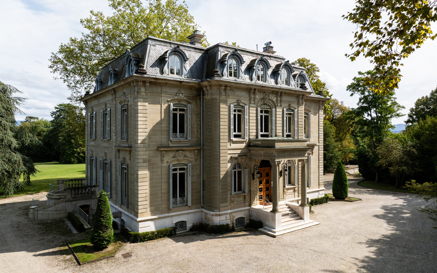 Villa Fleur d’Eau Joyau patrimonial au bord du Léman Versoix Genève Suisse