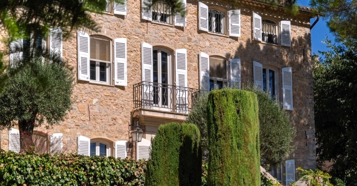 Château Historique du XVIe Siècle Côte d'Azur