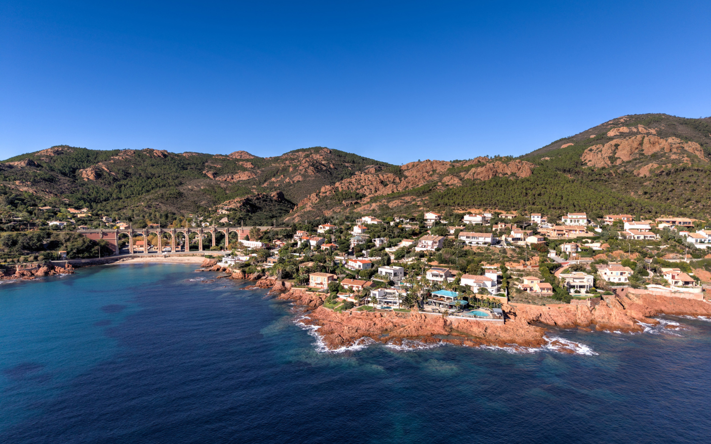 villa contemporaine bord de mer Anthéor