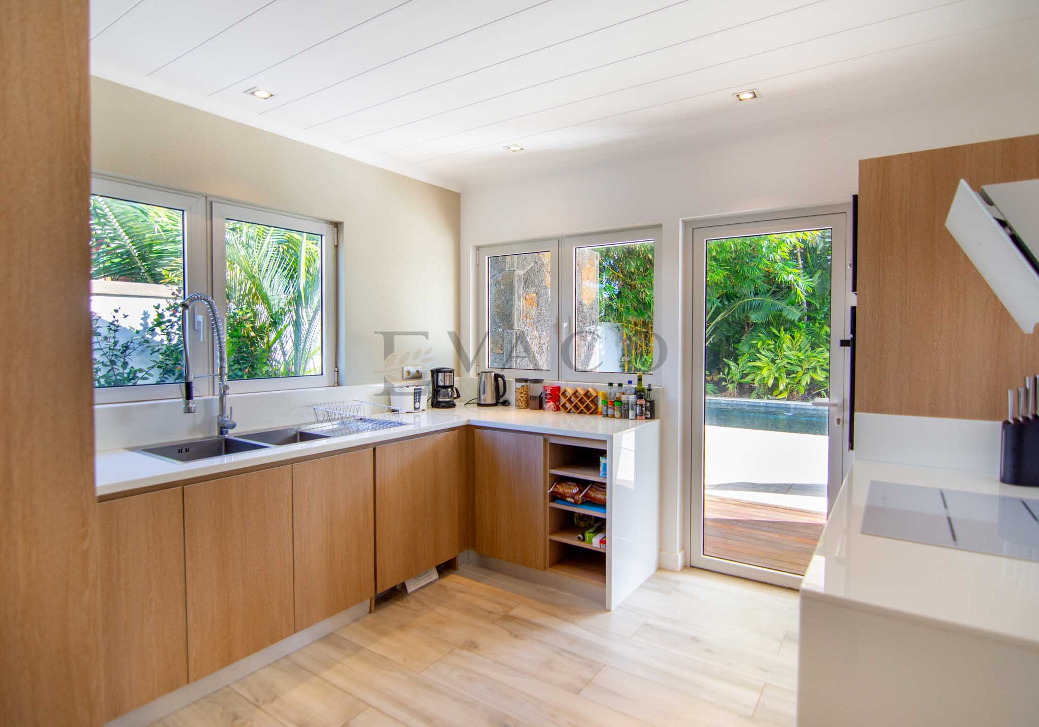 CDL II J22 kitchen wide front