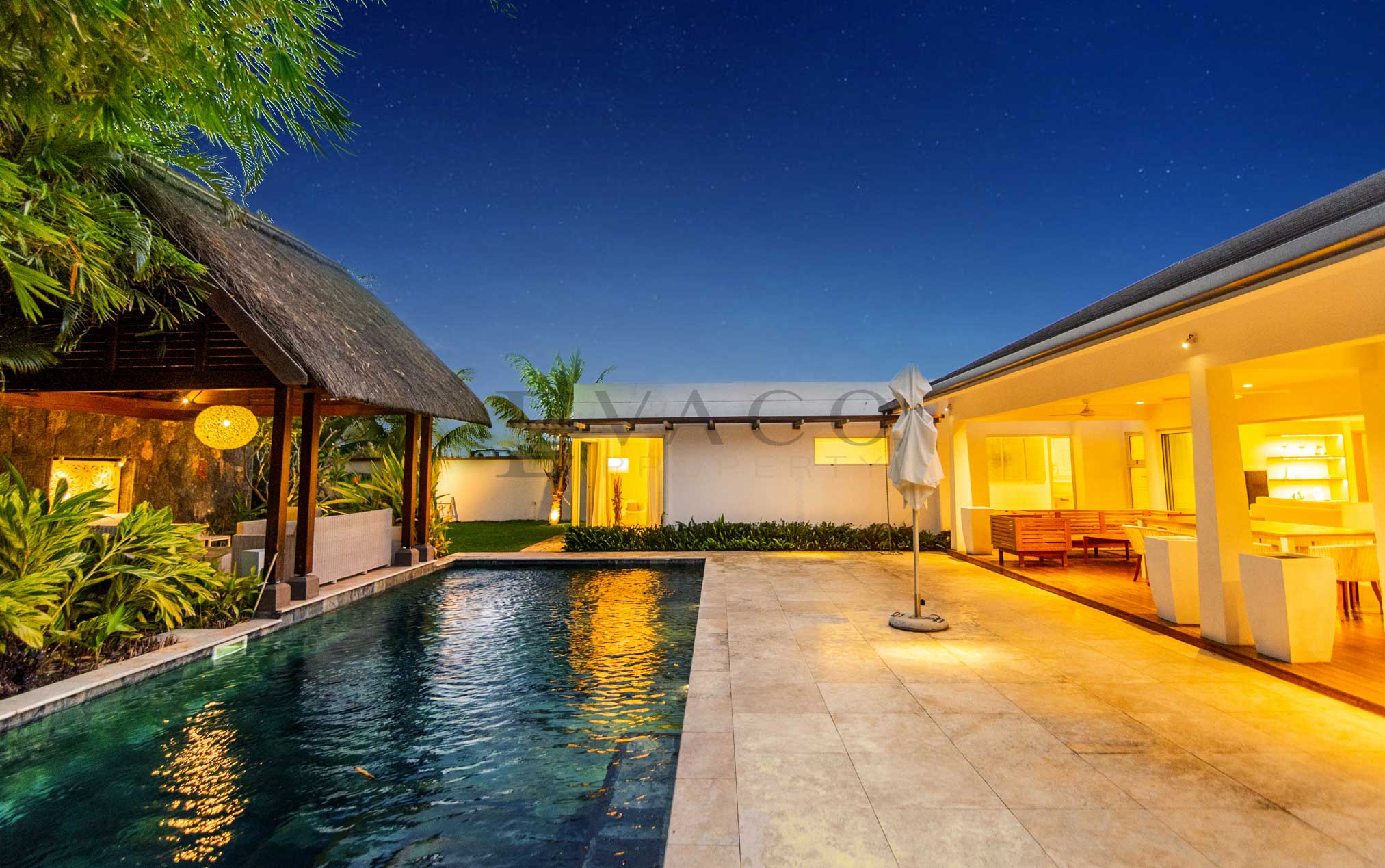 CDL II J22 pool kiosk terrace