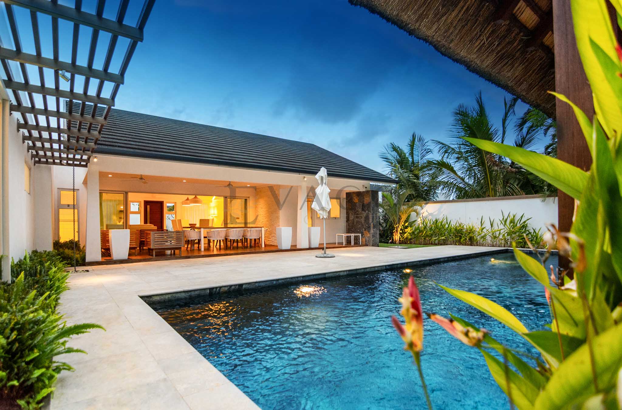 CDL II J22 pool terrace wide