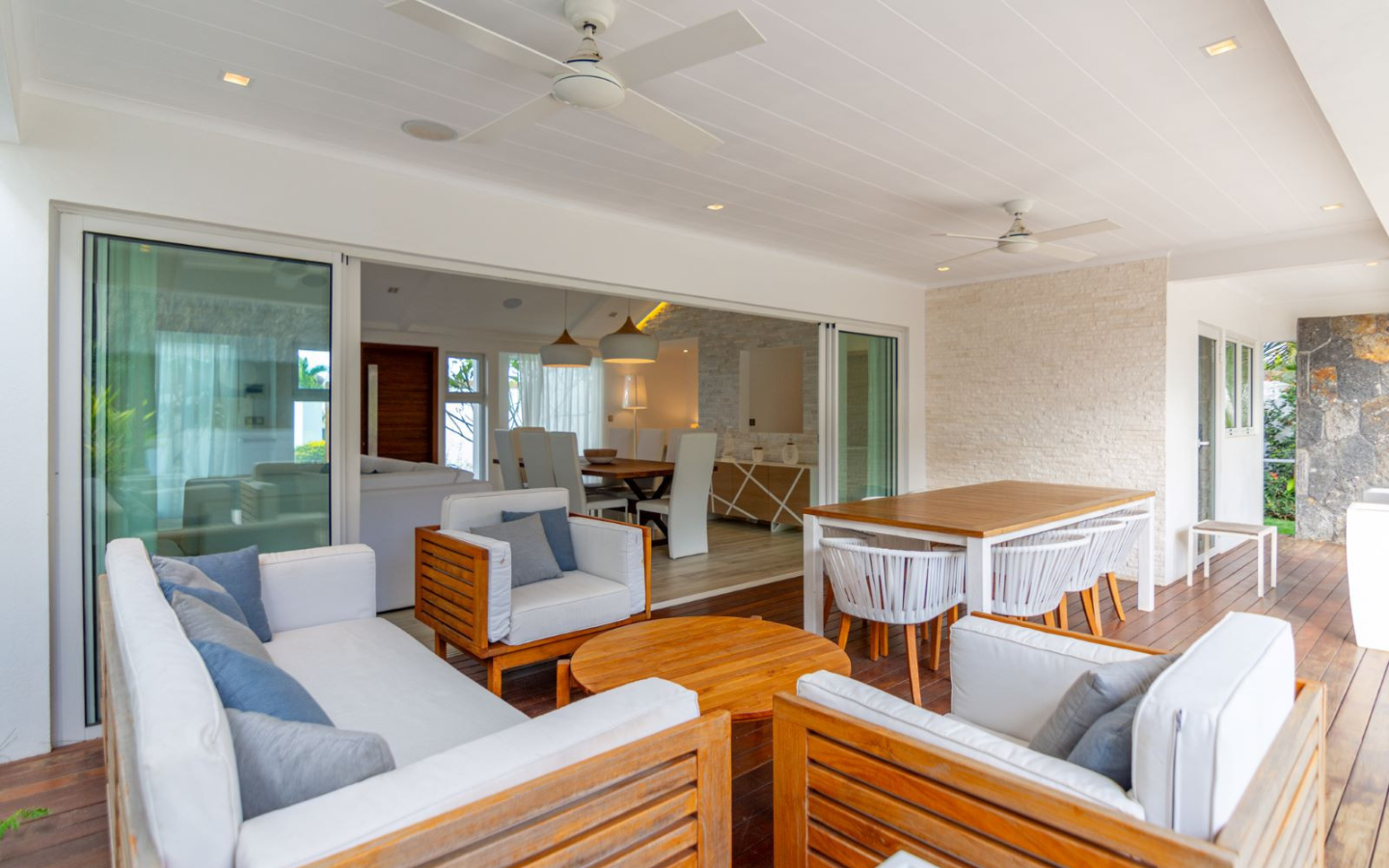 Clos du Littoral II – Villa de Prestige 3 Chambres en Revente Clos du Littoral II – Villa de Prestige 3 Chambres en Revente