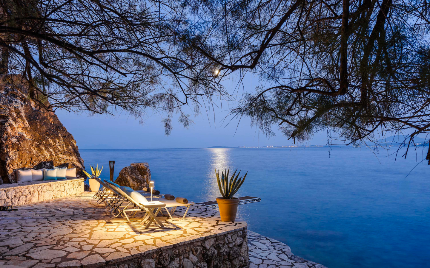 Ile-de-Corfou-Grece-villa-de-luxe-3 Île de Corfou, Grèce — Villa de luxe avec plage privée et vue mer