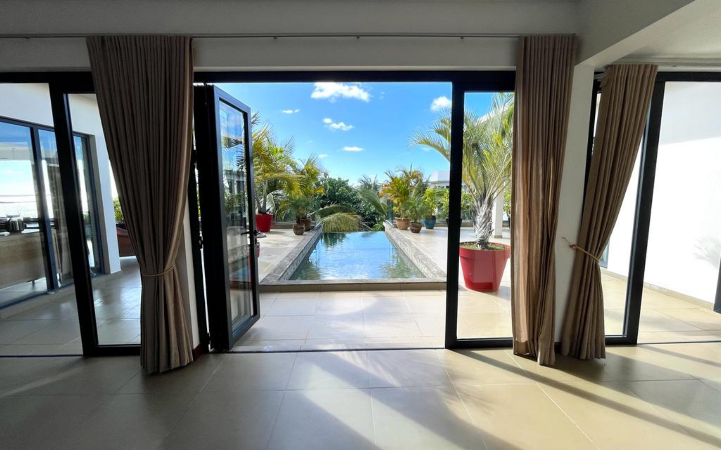 Roches Noires Île Maurice Penthouse (14) Penthouse 4 chambres piscine vue mer Roches Noires Île Maurice