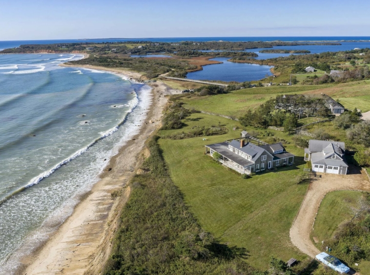 Domaine de style Cape Cod vue à 180 degrés sur l'océan Massachusetts