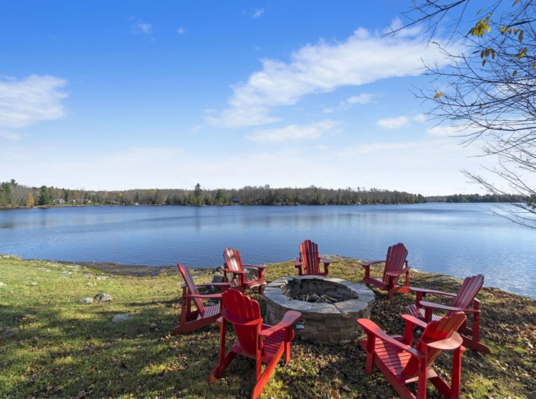 Domaine à vendre 12 suites luxueuses avec salle de bains privative Canada