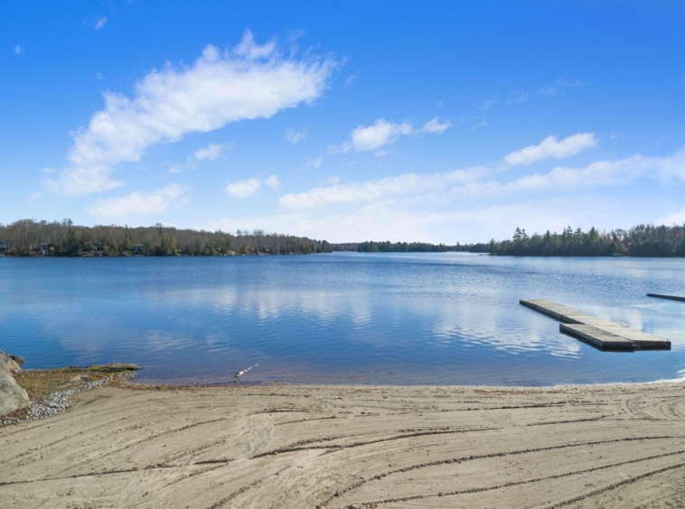 Domaine à vendre 12 suites luxueuses avec salle de bains privative Canada