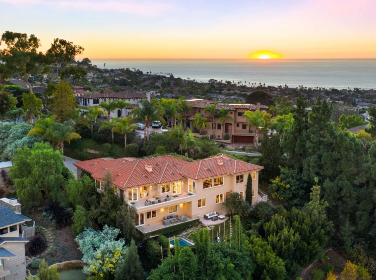 Domaine de luxe à flanc de colline Vue imprenable sur l'océan Californien