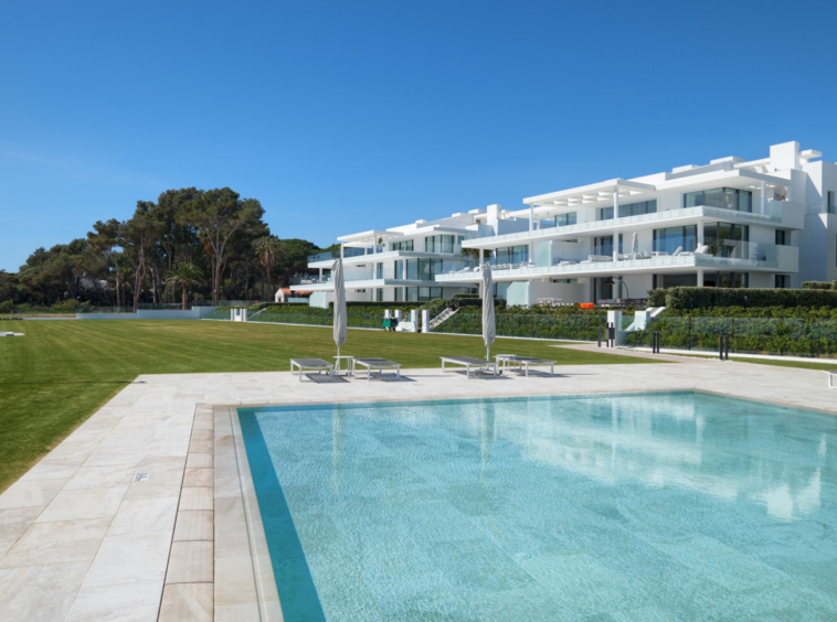 Appartement neuf de 4 chambres vue spectaculaire sur la mer - Espagne