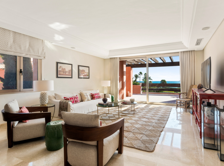 UN SPECTACULAIRE PENTHOUSE EN BORD DE MER - MARBELLA