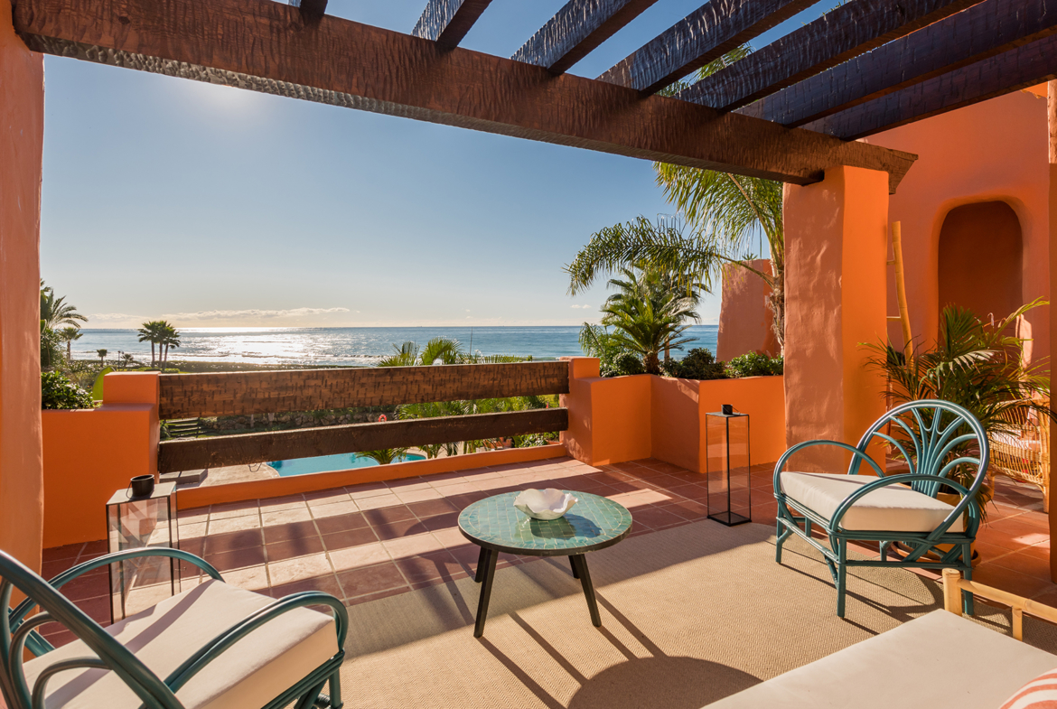 UN SPECTACULAIRE PENTHOUSE EN BORD DE MER - MARBELLA