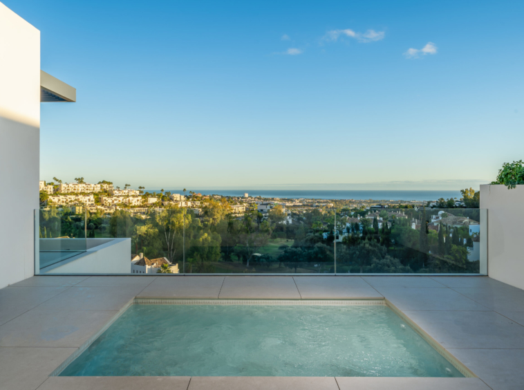 Appartements et penthouses 2, 3, 4 chambres vue sur la mer Benahavis