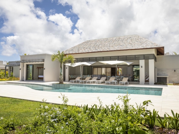 Superbe villa neuve de 400 m2 avec finitions et prestations haut de gamme île Maurice