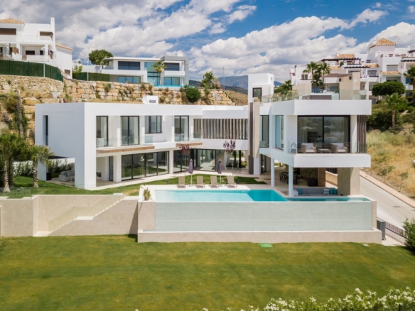 Une villa contemporaine ultra moderne récemment achevée - Benahavis - Malaga - Espagne