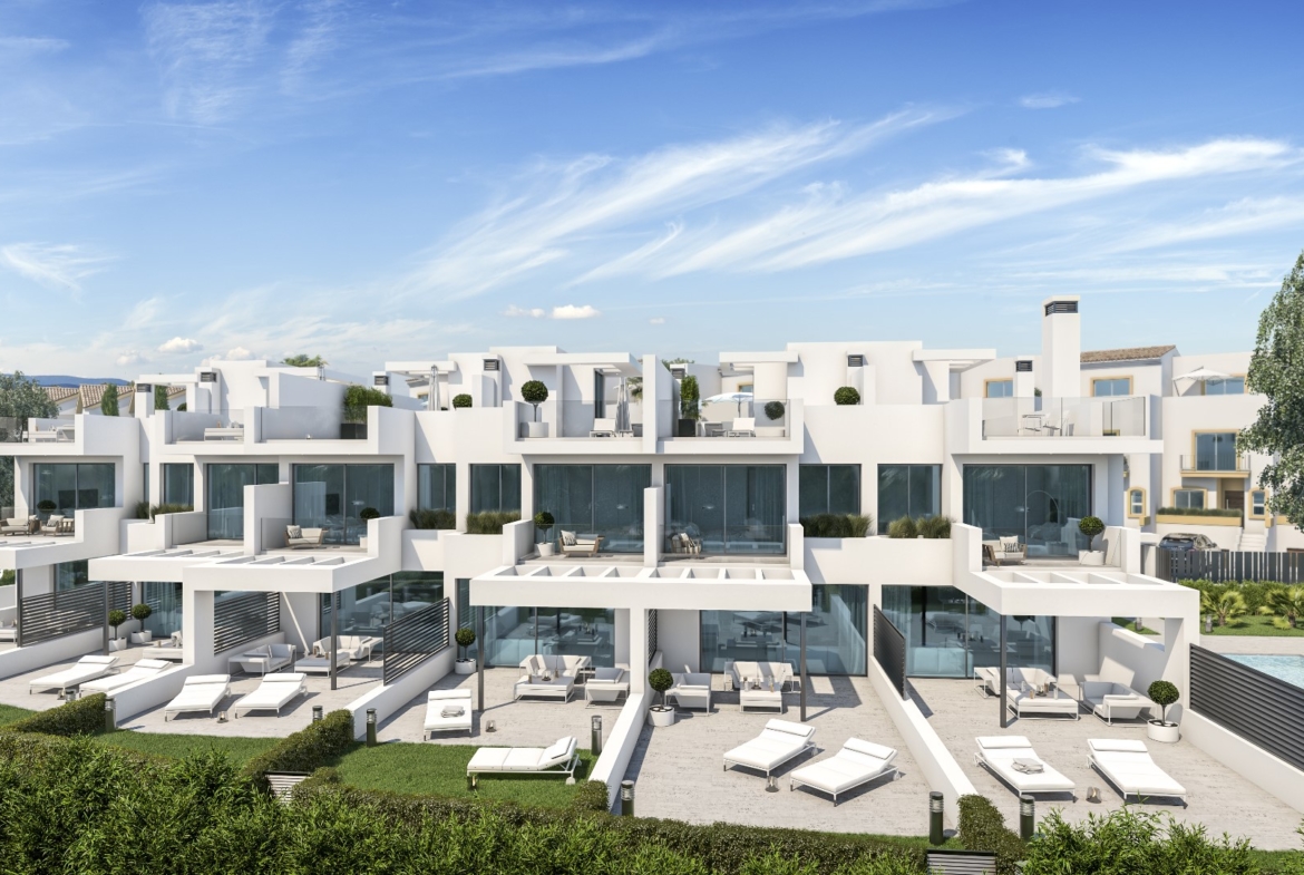 Maisons à vendre 50 mètres de la plage de Guadalobon Estepona Malaga