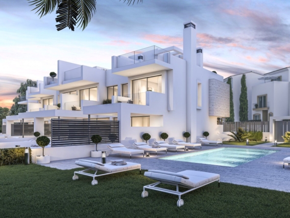 Maisons à vendre 50 mètres de la plage de Guadalobon Estepona Malaga