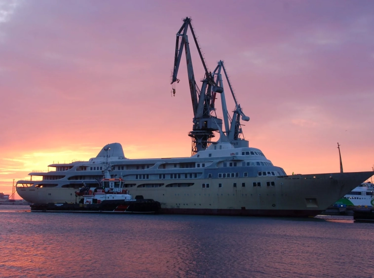 VENTE AUX ENCHÈRES LANCÉE ! Projet Y910 : 120m Luxury Mega-Yacht